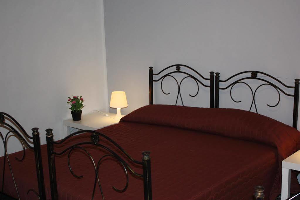 Tra L'Etna E Il Mare B&B CTA Exterior foto